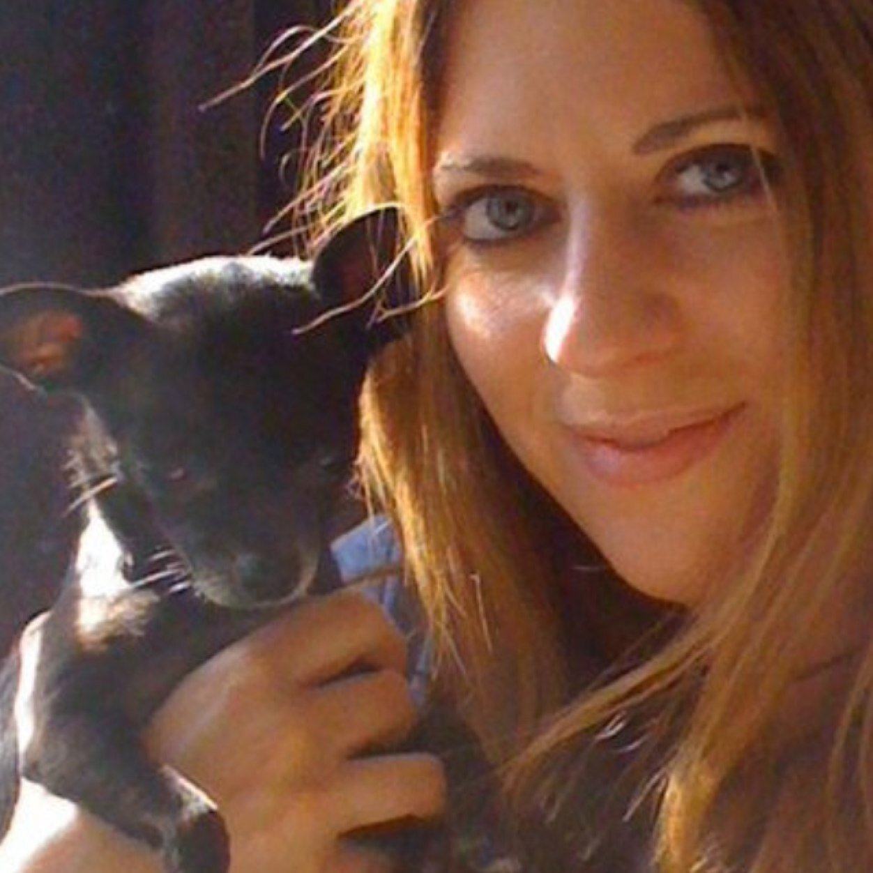 Non-anesthetic Dog/Cat Dental Cleanings. ALL 5star http://t.co/uqLC4HuiOt reviews! Fierce animal lover, gaurdian, activist & whisperer. Intuitive-empath.