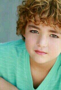 YourDudeLuke's profile picture. Follow my inspiration for this account → @LilSisToLizzie