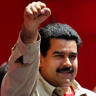 Rojos , Rojitos , Hombres y Mujeres Dispuestos a defender la revolucion y la patria hasta con la vida!!! 
A los fascistas les sale el LATIGO e` CHAVEZ