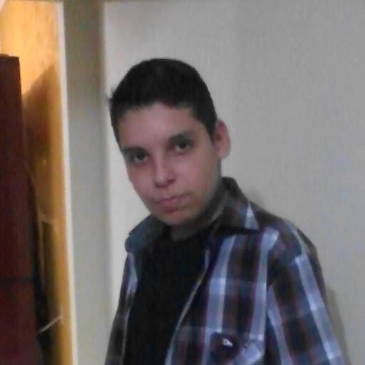 Y es así, así es
Y no hay nada que hacerle
Y es así, así es
Es así como sucede este amor♫