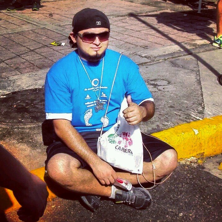 moisesnovelo1's profile picture. adolorido