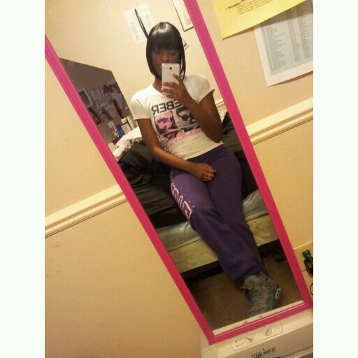 i live life to the fullest i dont care what nobody else thinks about me i only live to please god ♡