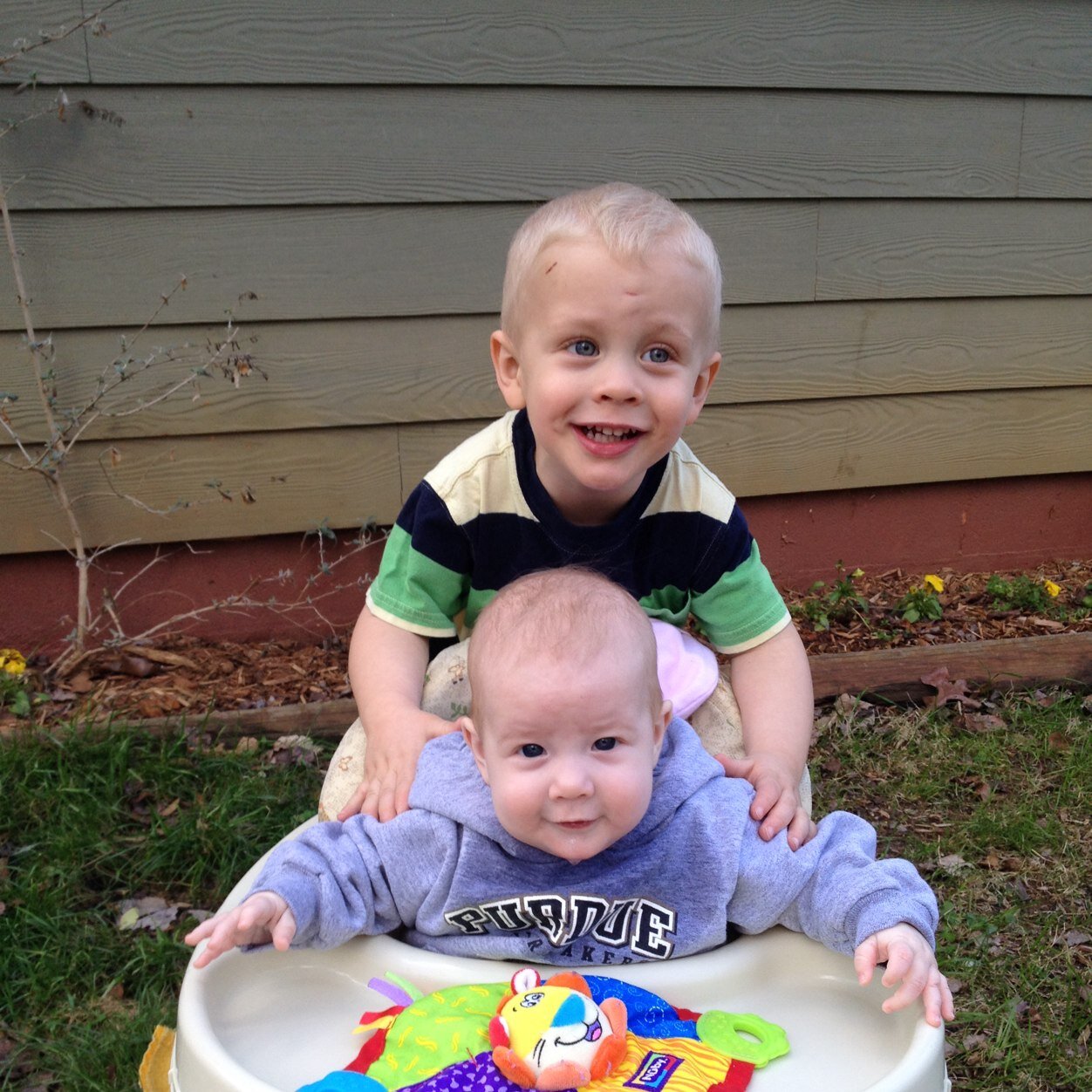 Full time mommy to two wonderful children. Part time althletic trainer and enjoying every moment of every day the best I can