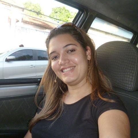 tenho 25 anos moro em  Olinda