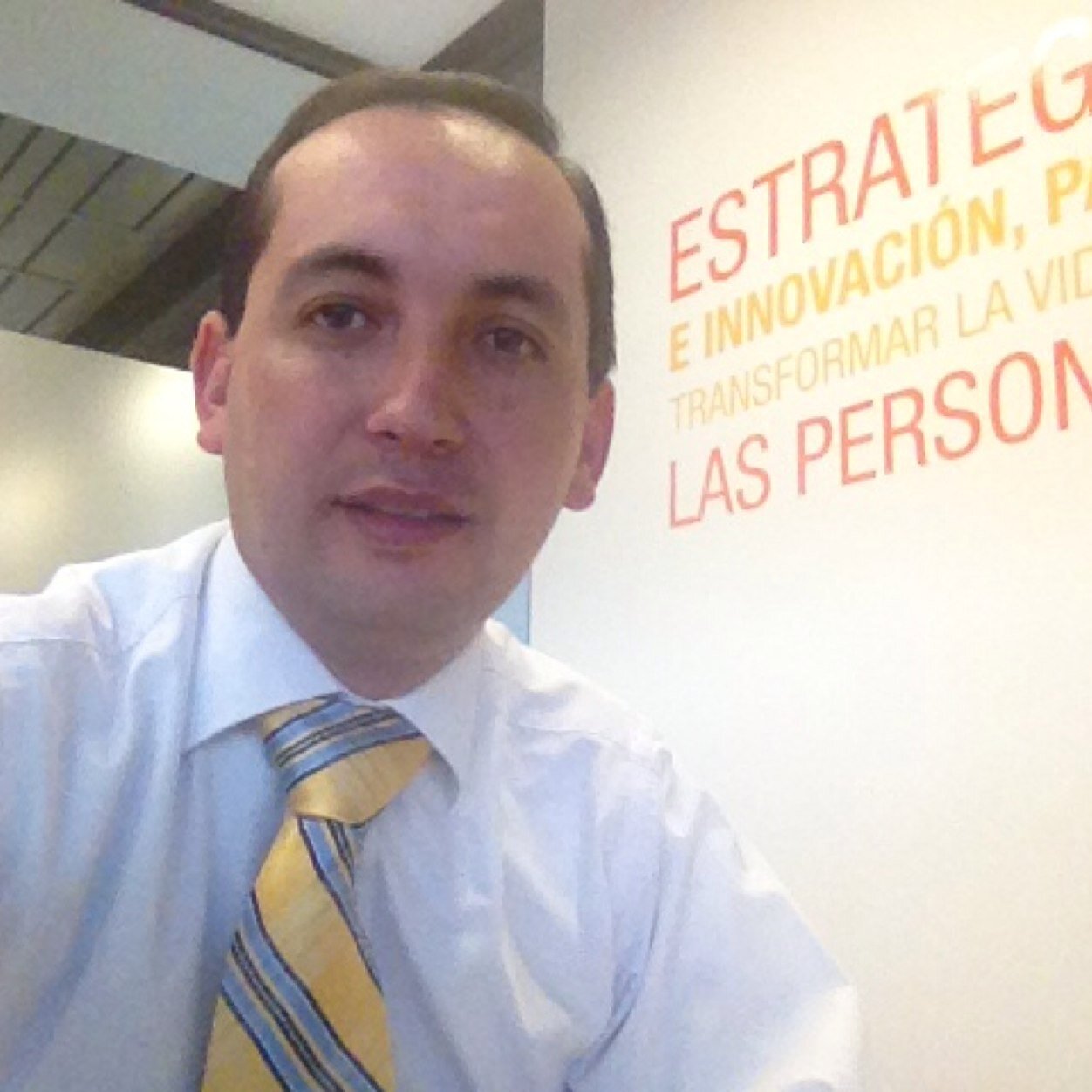 A_camargog's profile picture. MARKETER / Strategy and innovation to improve the lives of people.