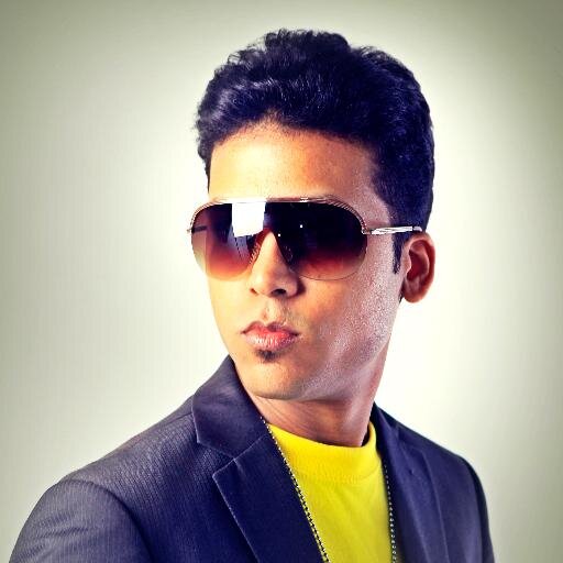 Arreglista, Cantante y Productor Musical en Artez Studio Musik
https://t.co/0RFXU837tB