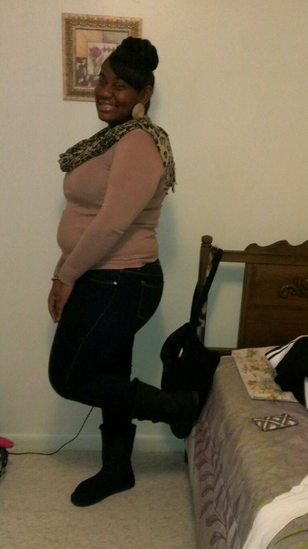 I am a nice girl who like to have fun and chill and shop with my friends and more