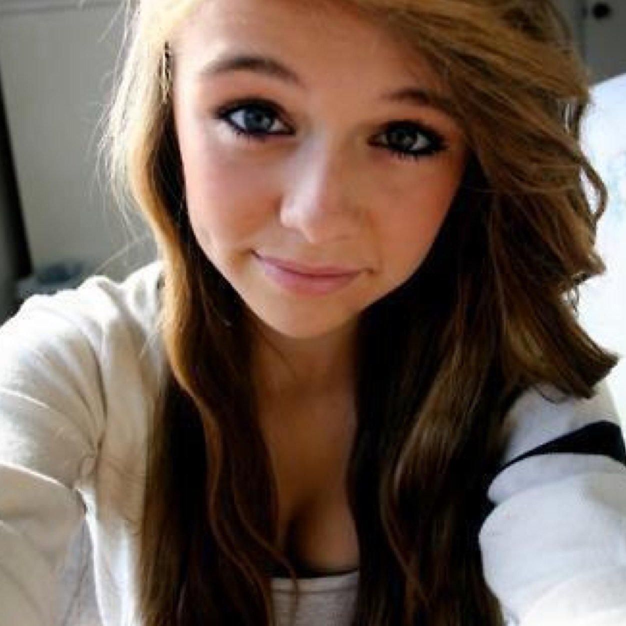 |Hey guys, Acacia here :) Tumblr: callmegiraffe Facebook: Acacia Summer Clark|Your Beautiful In Every way