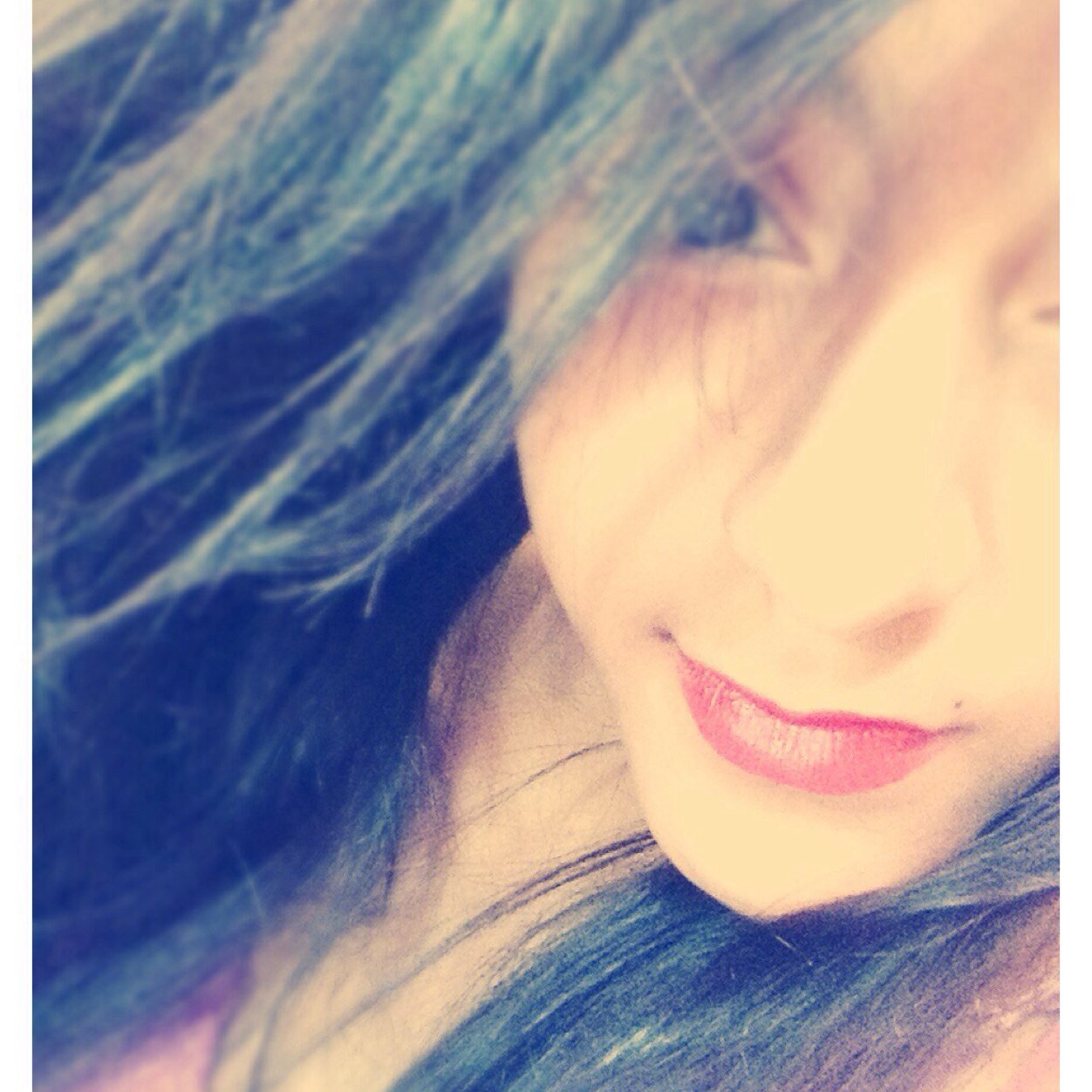 MontDamaris's profile picture. Lo unico que se es que amo el chocolate*¥ Unicornios morados*•*
It's me niggas :*