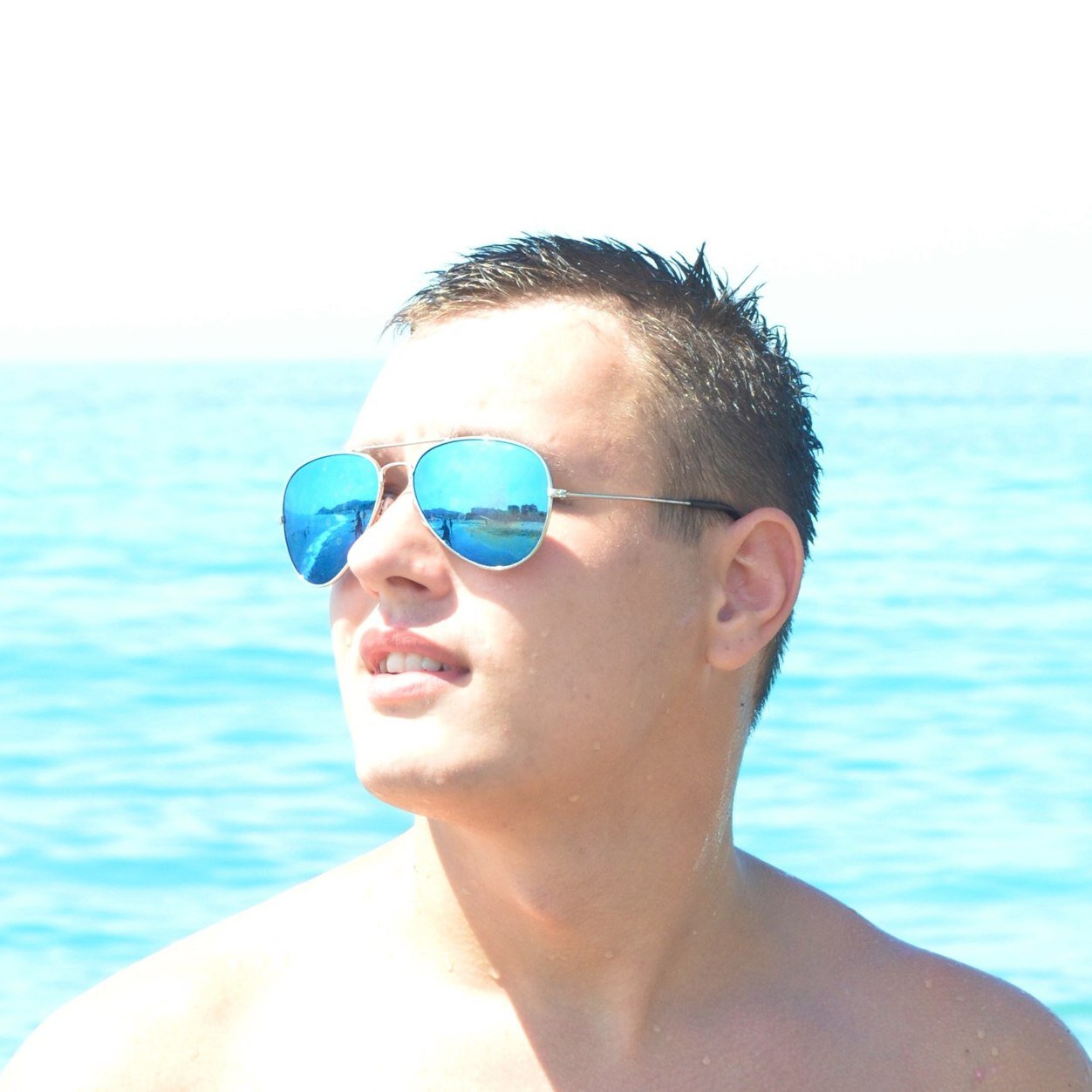 sanyadoom's profile picture. 