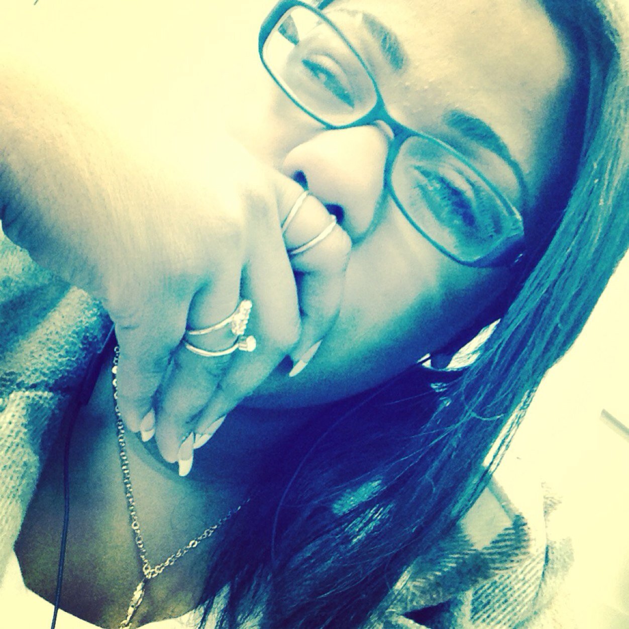 Family over all...!! God && family is all i need && A senior at LC && single