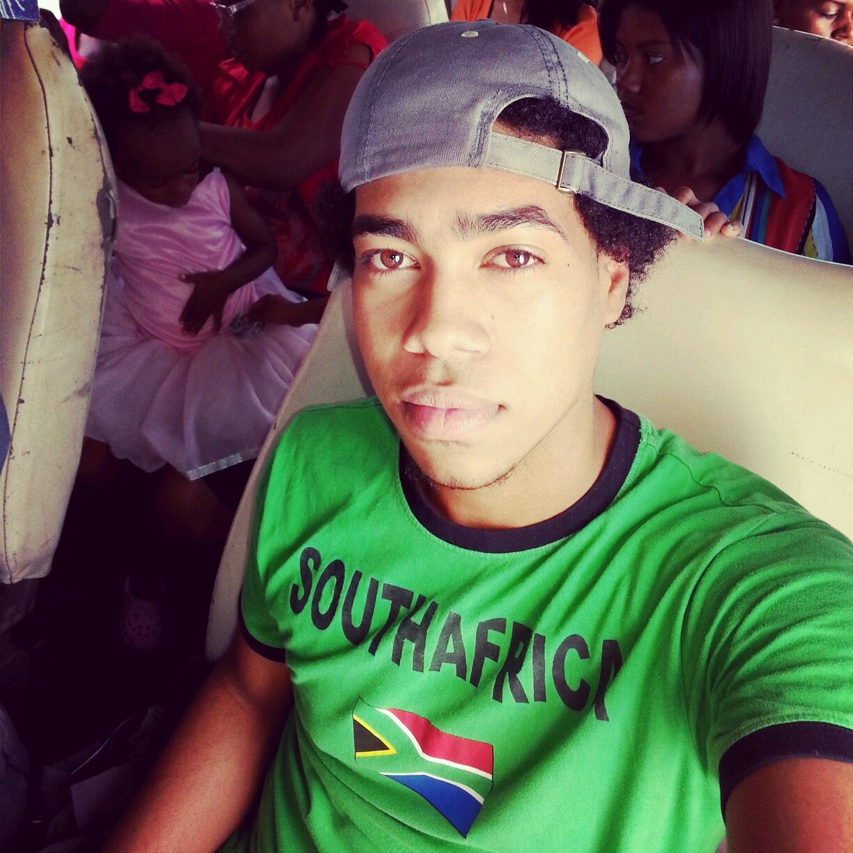 oliveraquino1's profile picture. 06-02-96..Humilde pero COTIZAO.