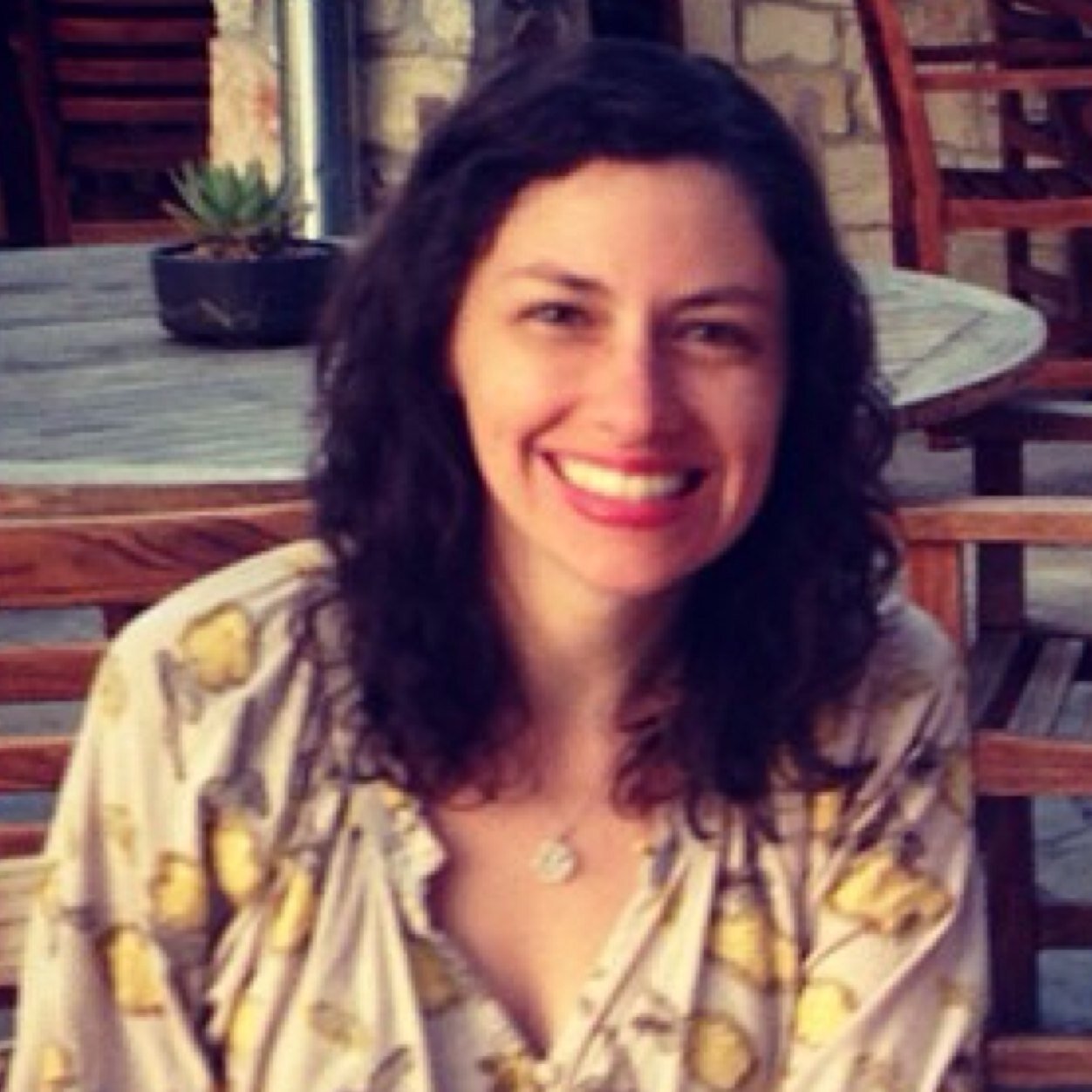 I love to teach and encourage others in natural living and using essential oils to nourish their home, body and soul.