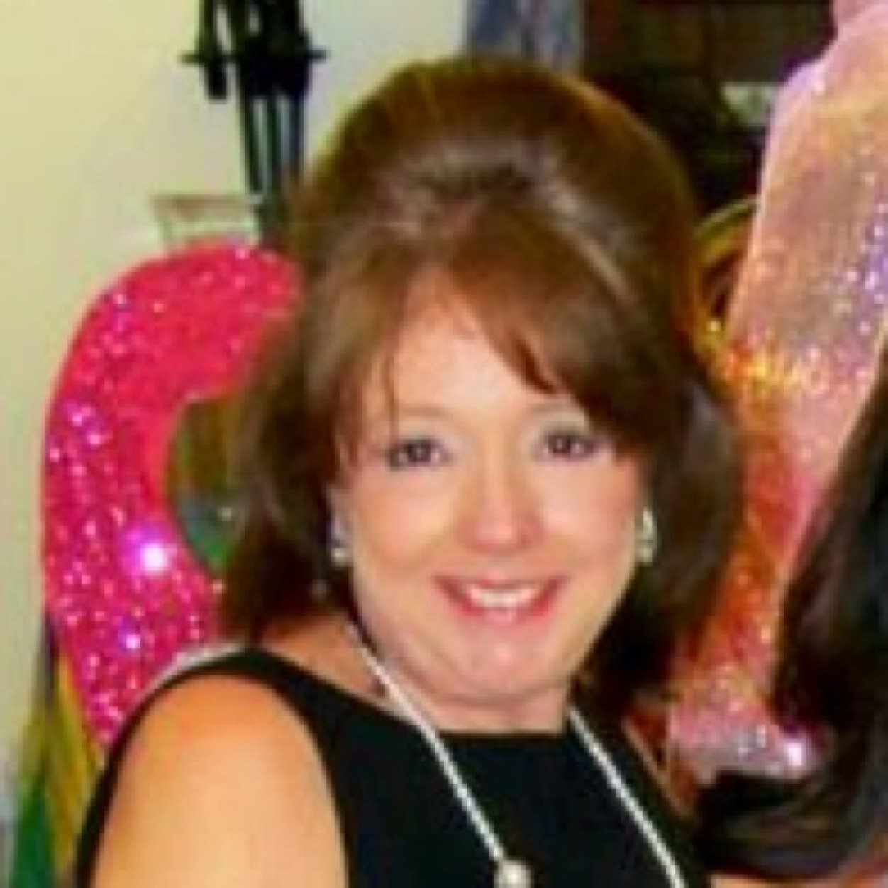 Bama Grad. RTR. Owner-Suzie Q's. ΑΤΩ House Mom @ BAMA