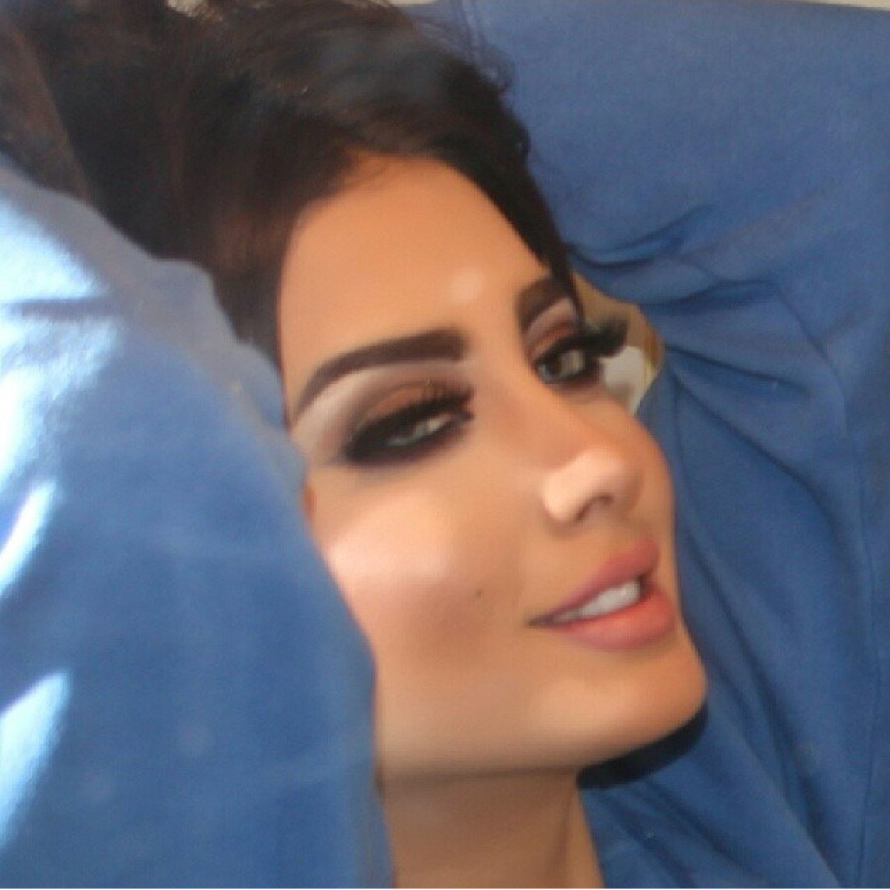 LenAlZaid's profile picture. انا لست كما ابدو هنا .. هناك دائماً تفاصيل غامضه .. في مفضلتي اكتب بنصف عقل مهمشه النصف الاخر عمداً
http://t.co/j69vYvDFcN