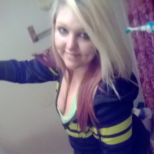 19, im real im not this fake chick like most girls. You want an opinion ill give you one. I love all kinds of music, and I love singing and playin guitar.