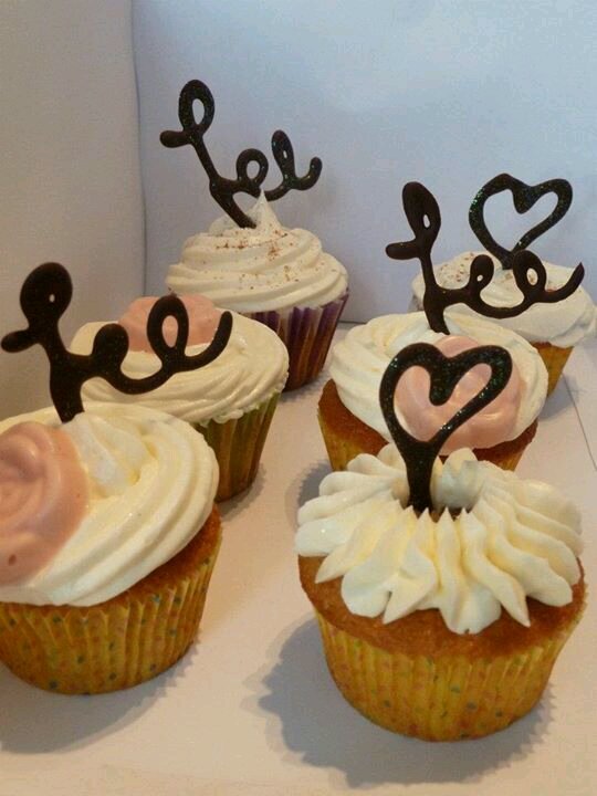 FeesYummyCakes's profile picture. *Its all about CAKE!! and gorgeous flavours and decorations,Cupcakes are my passion love,love love them!*