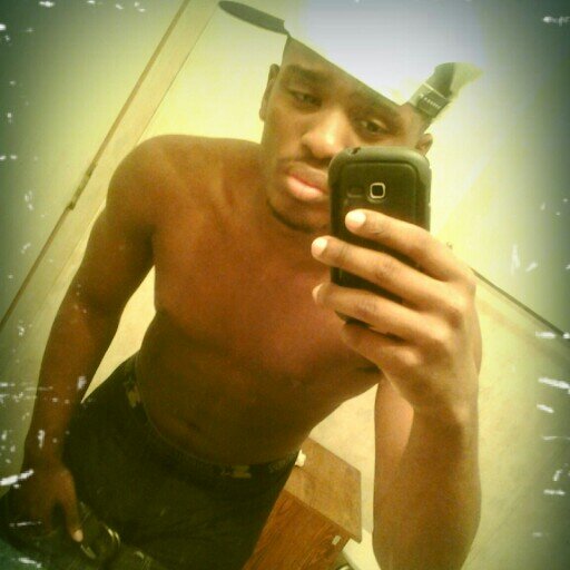 Im william devon thomas. im 18 and go to hoke high. Im single. I play football, wrestle and run track.