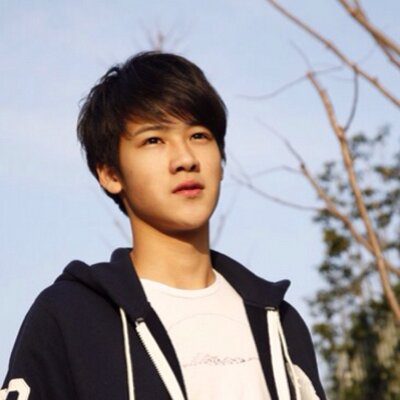 葉山奨之bot Miwa 片想い このpvに奨之くんが出演してるの知ってましたか ちょこちょこ映るので探してみてください O Http T Co Hxpjithf Twitter