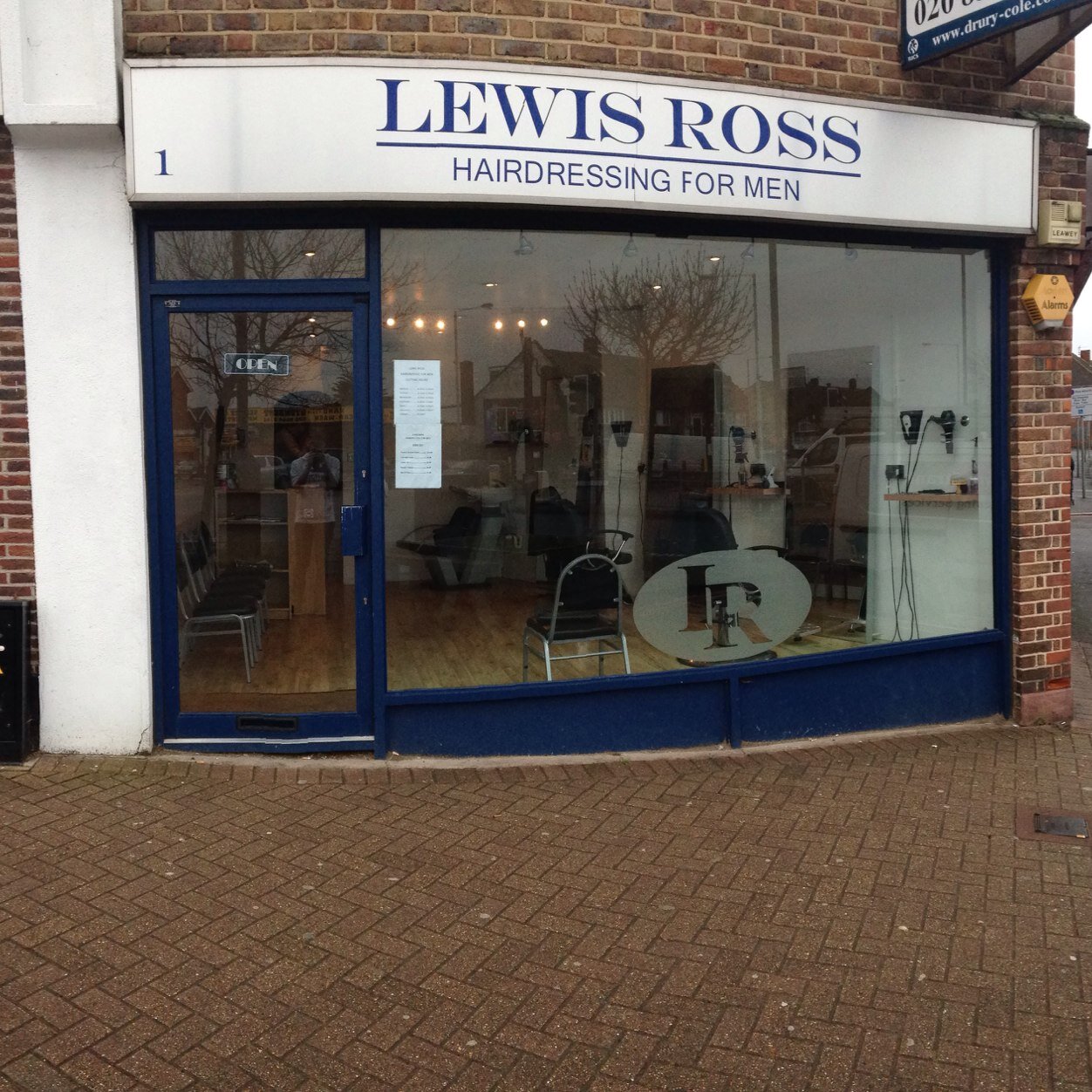 Mens hairdressers, Stylists: Andy Maslin, @rossmaslin, Phone number: 07804 268397