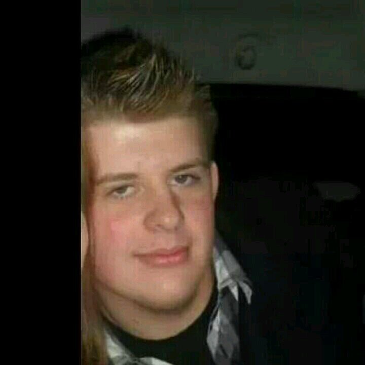 PaulCur37149247's profile picture. 