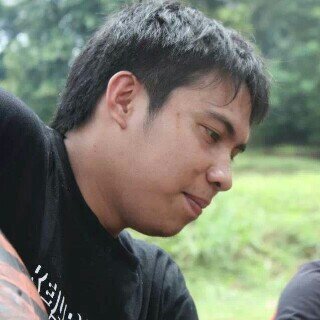 Lbh baik mnunggu org yg qta cintai ktimbang mmuaskn diri dgn pa yg ad, krna hdup trlmpau singkt utk dilwatkn brsma plihn yg slh,krna mnungu mpunyai 7an yg mulia