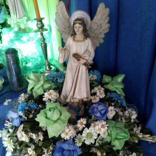 estilista,trabajador,honesto,sentimental,alocado,alegre y feliz primeramente dios y mis santos te amo obbatala bb pin 2A81EBF4