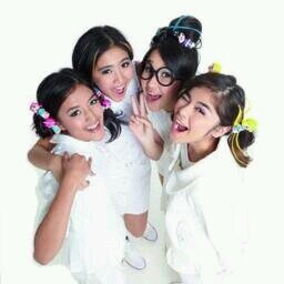 ♥ KEEP CALM AND BE A BLiNKSTAR ♥ ALWAYS SUPPORT @FebbyBlink @PricillaBlink @SiviaBlink @ify_Blink ♥