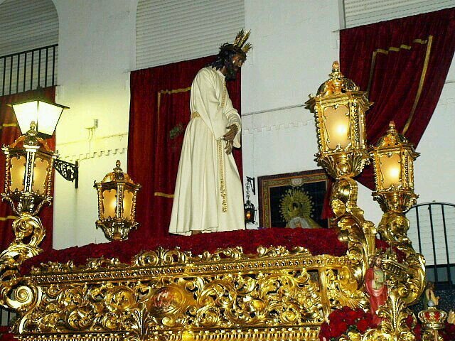 Chico de 12 años, aficionado a la Semana Santa, componente de @AM_BuenaMuerte y jugador de baloncesto. Ayamonte es mi vida y mi ciudad. Es la mejor del mundo!!