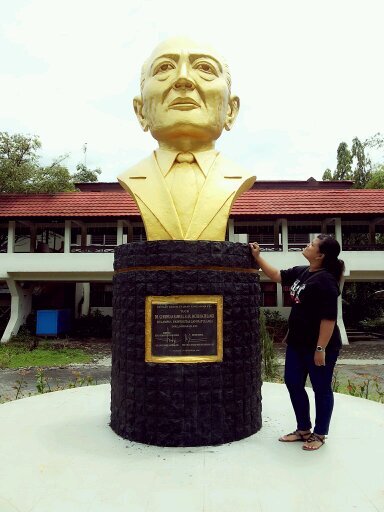 29 Mei 1994 | Smanda Golden Generation | Fakultas Kedokteran Ilmu Keperawatan ,, Universitas Sam Ratulangi Manado |  Roma 12 : 12  |