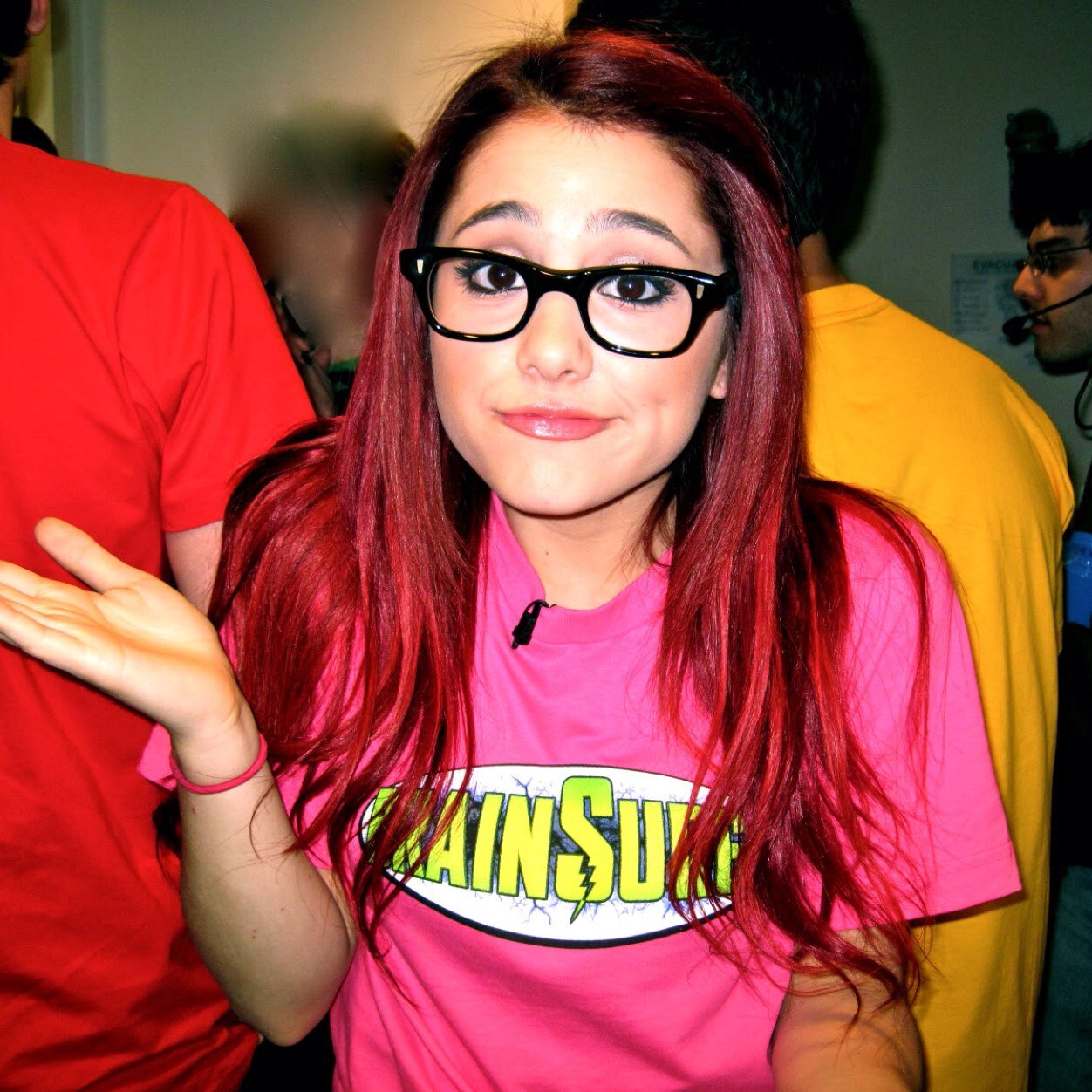 this is a free follow(so don't follow back), just follow @lovelybutera