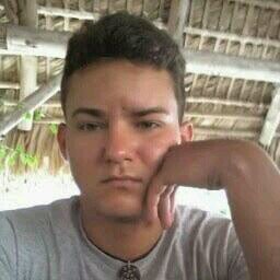 Soy una persona agradable me gusta compartir, estudiar y moverme en el mundo para conocer.