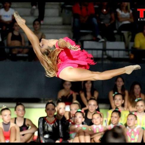 17.Nacida un 11 de Diciembre de 1996. GIMNASIA RÍTMICA como forma de vida. 2° BACH.