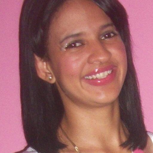 KarlaJully's profile picture. 