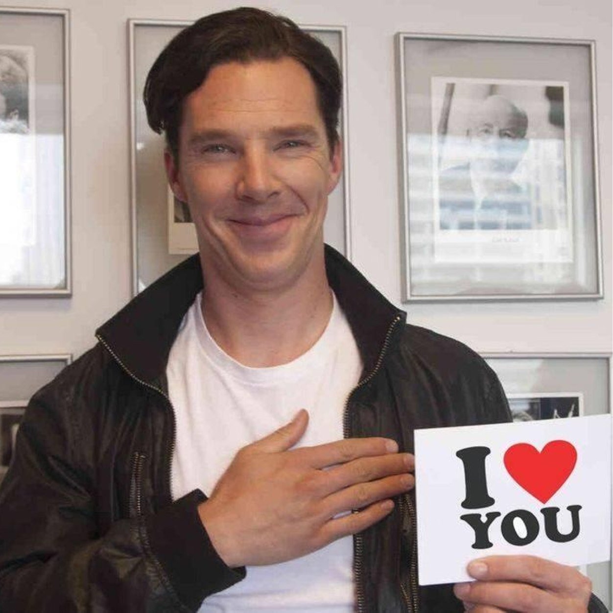 This is a follow account from @SassyBenedict so please follow that account instead!! :D