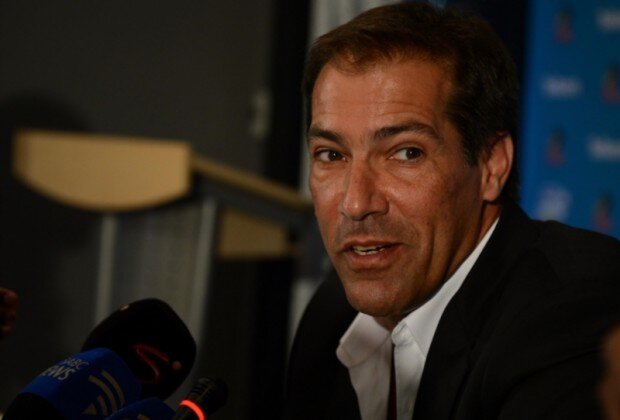 Official_De_Sa's profile picture. Born 1 October 1964 in Maputo, Mozambique. South African football manager and the current head coach of PSL club Ajax Cape Town.