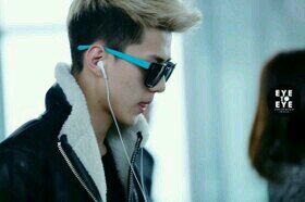 คนหล่อ จงแด พี่ชายที่รัก@GD_PBTH@KrisWu_KPD@111Baekhyu_bld  เพื่อนรัก@BothSL_jhope