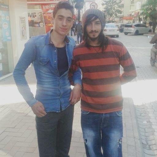 grkembayrak's profile picture. Hayat o kadar kuralsızdır ki bazen , oyunu kuralına göre oynamak bile kazandırmaz insana.