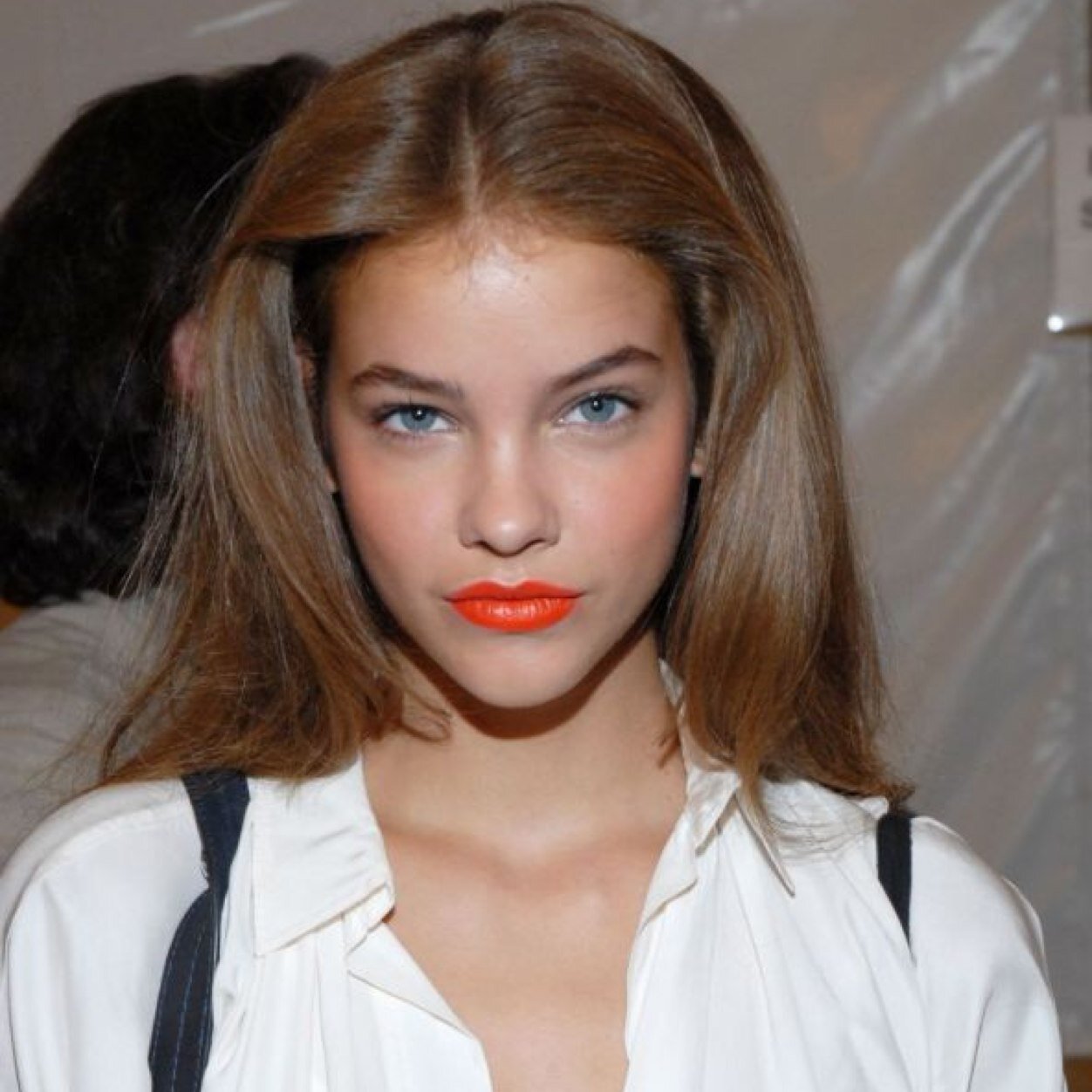 prfctpalvin's profile picture. La musica salva. Basta mettersi le cuffie, alzare la musica al massimo e chiudere gli occhi, invece di riempirsi le orecchie di stronzate.