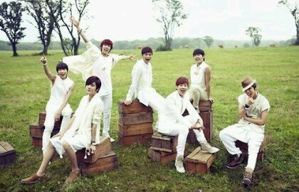 저는 인피니트 굿즈샵을 운영중이고요^^ 싸니까 많이 사주시고욧!팔로 많이 많이 해주세요!!오는 팔로워 안막고 가는 팔로워 안잡습니다~