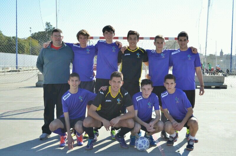 Club de fútbol sala de Sevilla nombrado décimo mejor equipo en la temporada 13/14 por el IMD. Actualmente jugando en @ArjonaFutSal.