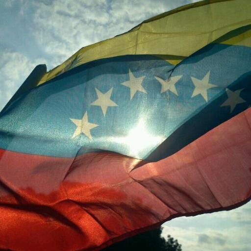 Venezolana de Guárico en Guayana aportando mi granito de arena por cumplir uno de mis sueños ver una Venezuela hermosa y progresista.