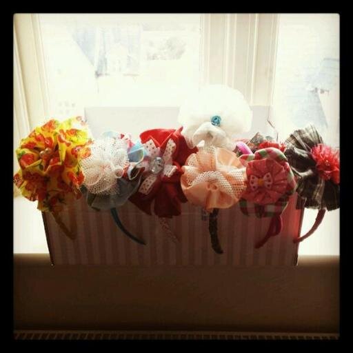 Unique handmade accessories and headbands for girls

Instagram:LITTLELOLLYDESIGN 
Pinterest: RDias