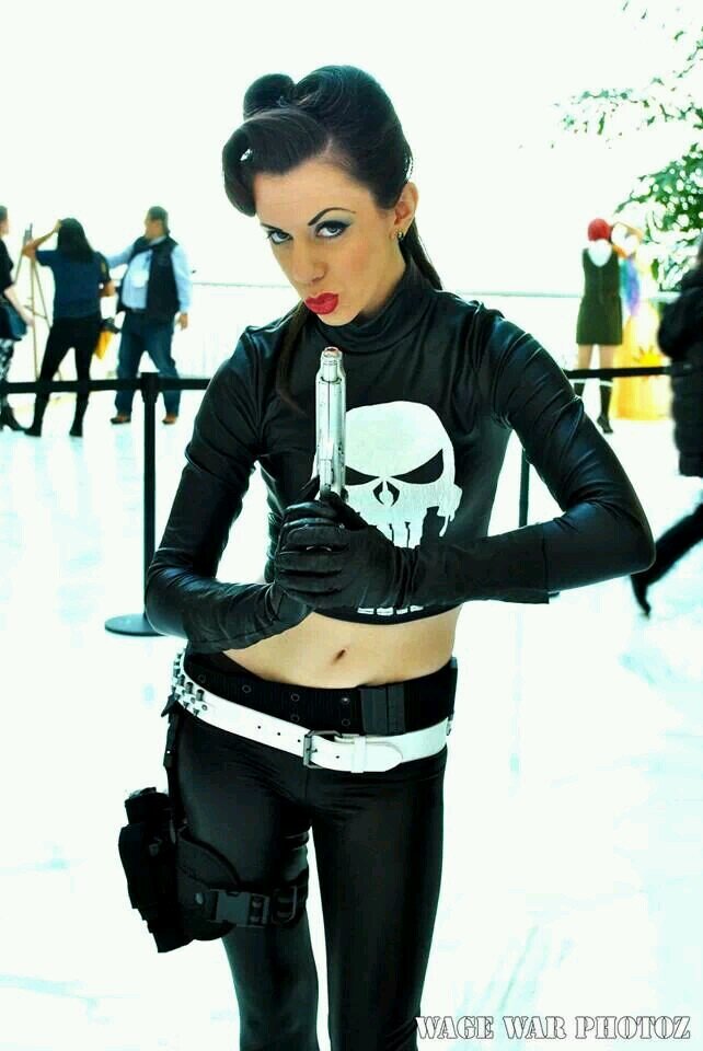 ERetrophilia's profile picture. Pint-size pinup, makeup artist, and cosplayer.