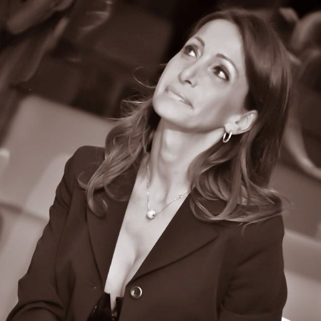 Giornalista,presentatrice di eventi,funzionario di banca, ma soprattutto Mamma di due bimbe stupende. Genovese e in ultimo miss over 2009