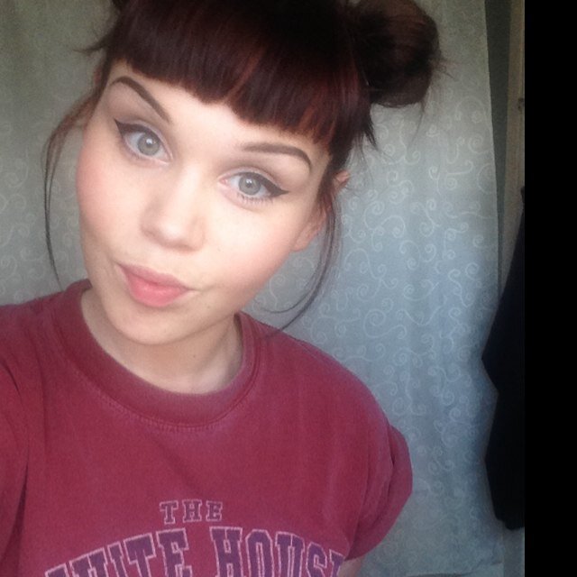 Pip_ish's profile picture. Make up.