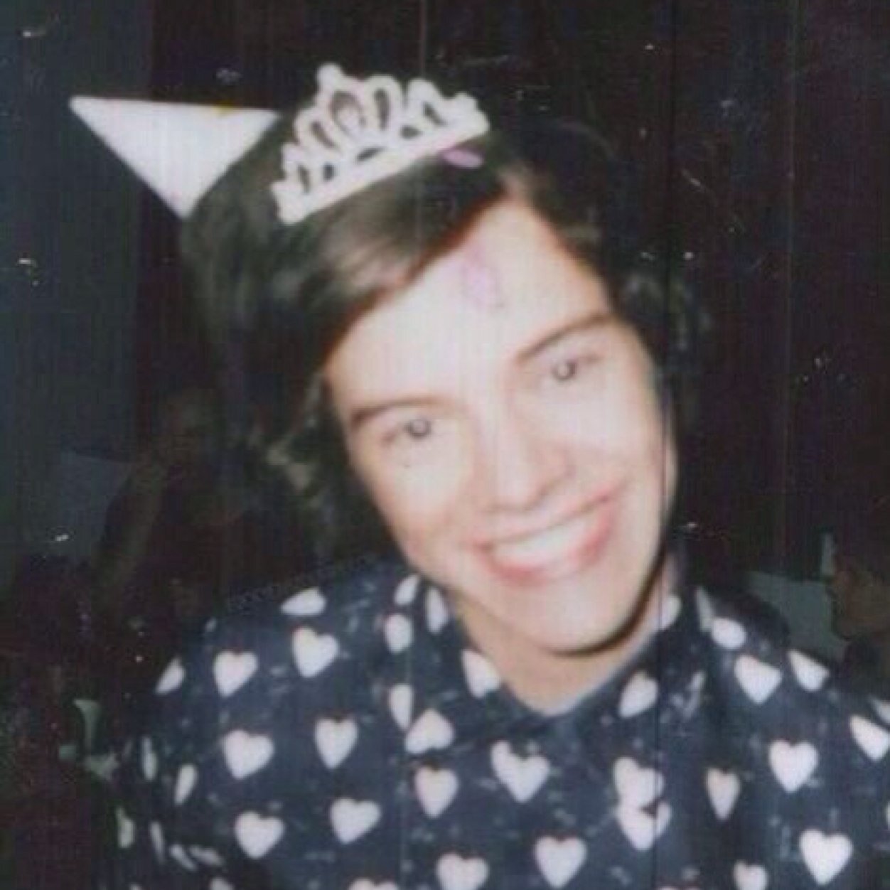 follow @hazzasdown :)) 3