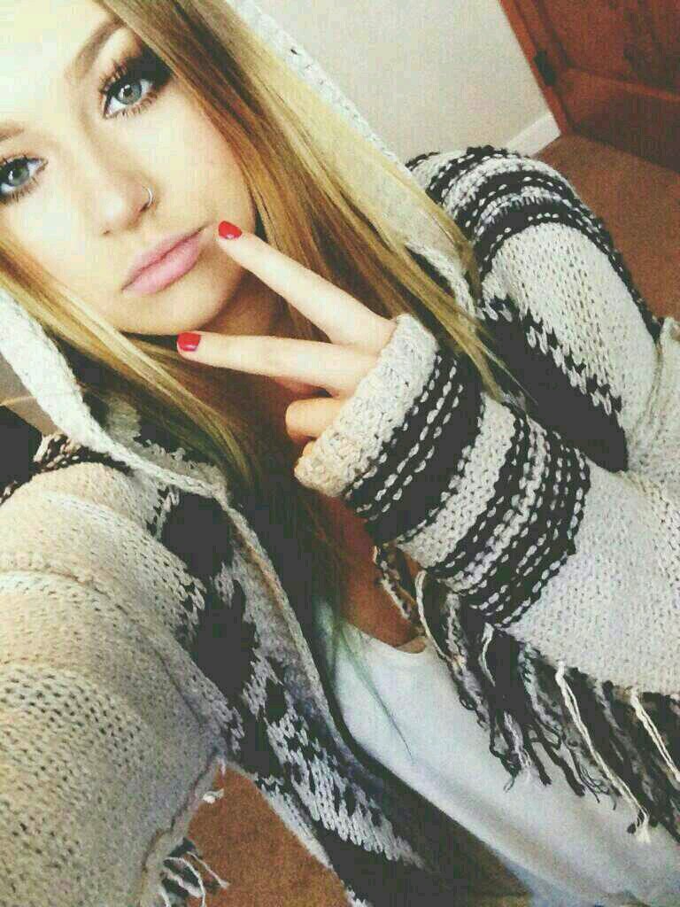 19 years old I have a Mama @ScrewUpBabex and  Daddy @Londons_Father ||| I'm Single Straight