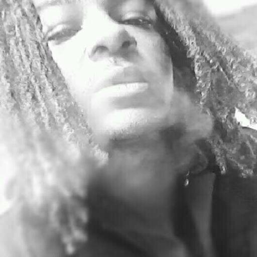 im guitarist and i love screaming...my top 5 bands 5. SWS  4. dethklok 3. blessthefall 2. BMTH and my favorite band of all 1. Asking Alexanria