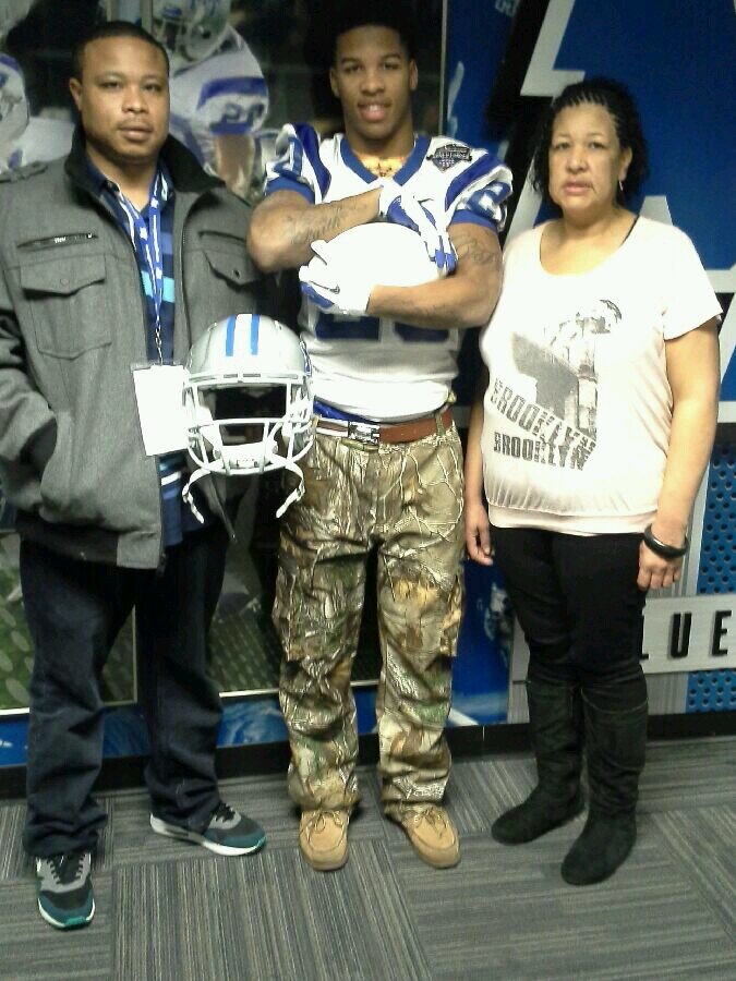 Florida boi tryna make it big, laid back, family motivated and dedicated. MTSU committ!